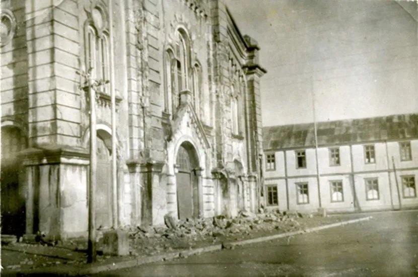 Fachada de la Catedral de Ancud, posterior al Terremoto de 1960.