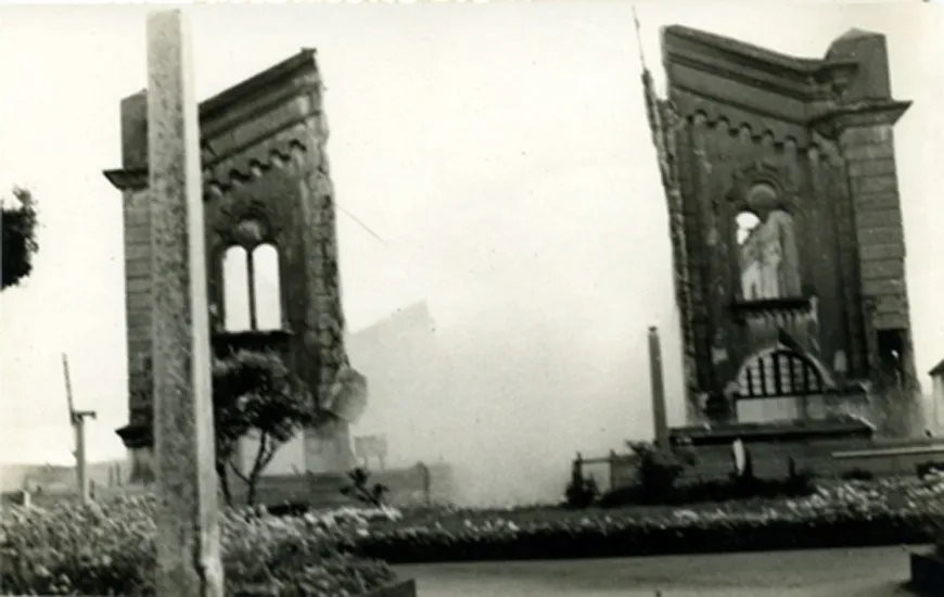 Demolición de la fachada de la Catedral de Ancud, 1962