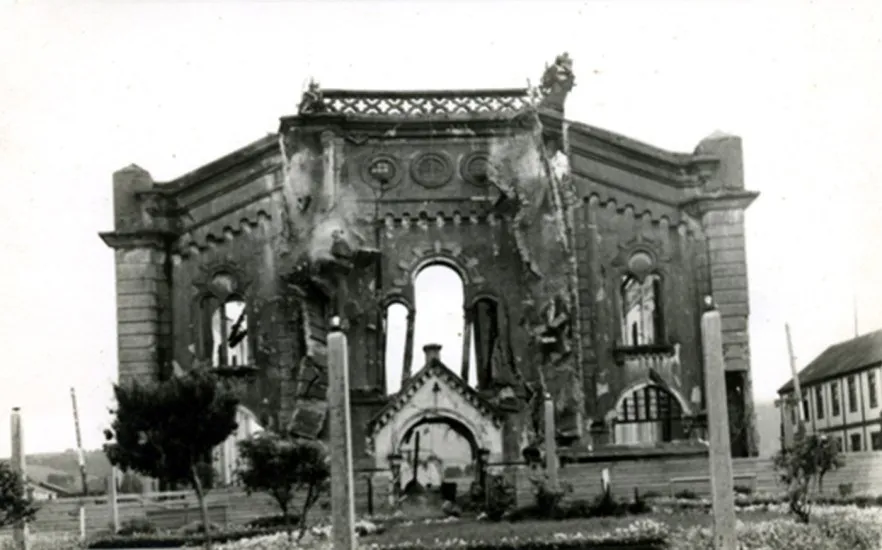 Demolición de la fachada de la Catedral de Ancud, 1961