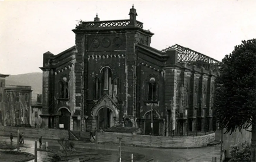 Demolición de la Catedral de Ancud en Septiembre de 1961.