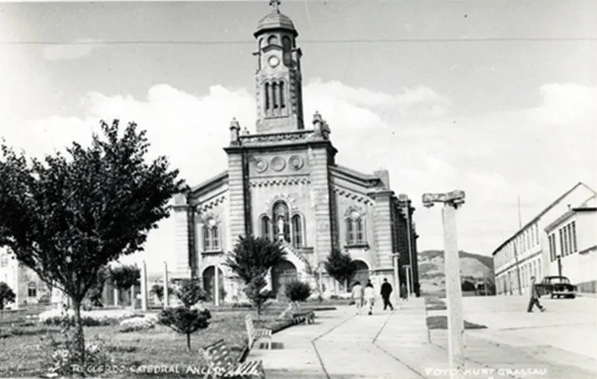 Catedral y Plaza de Ancud en 1950