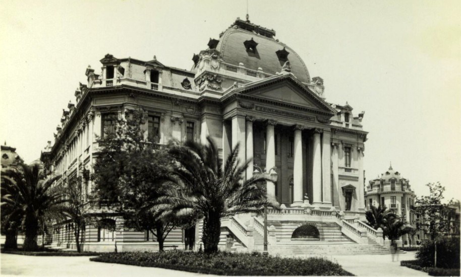 Escuela de Bellas Artes (actual MAC) en 1948.