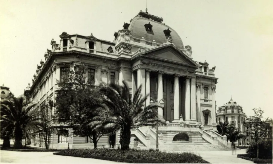 Escuela de Bellas Artes (actual MAC) en 1948.