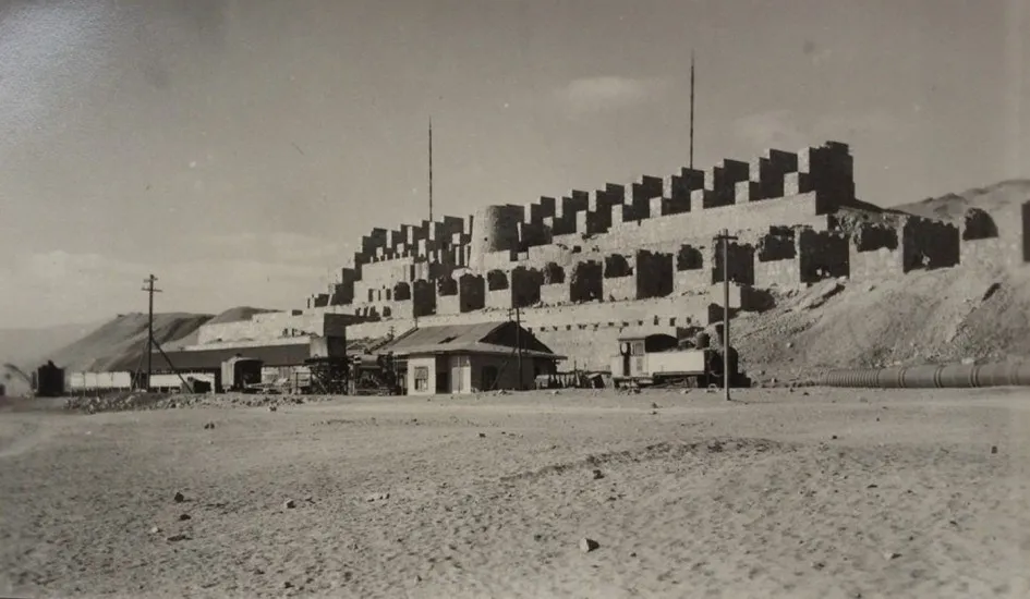 Ruinas de Huanchaca de Antofagasta, foto fechada en los años ’40s.