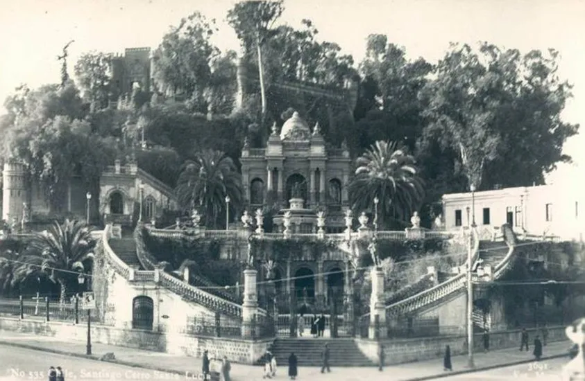 Entrada al Cerro Santa Lucía, entre los años ’30s -’40s.