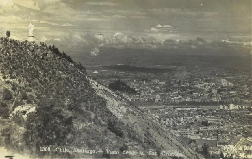 Cerro San Cristobal y Santiago desde el aire en 1957