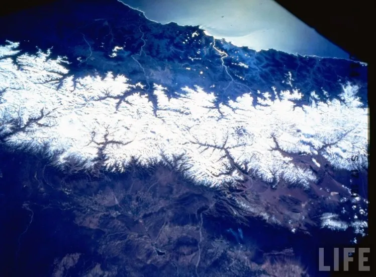 Vista area de Chile y su cordillera en 1988