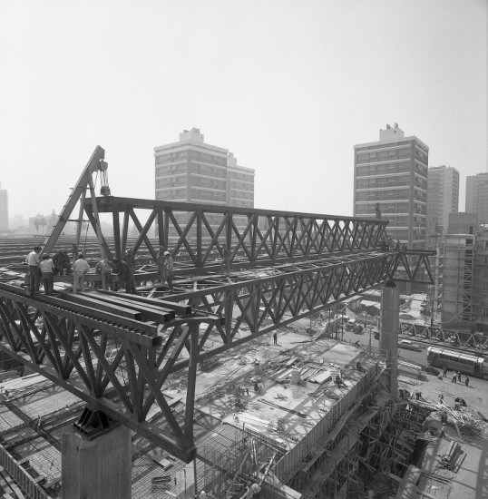 Construcción de la UNCTAD III en 1971