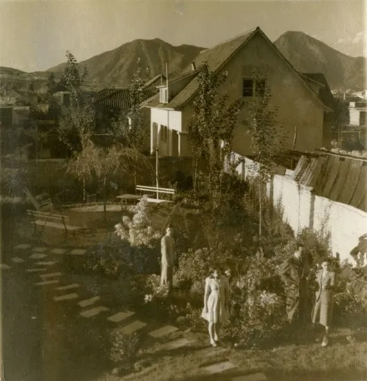 Jardín de una casa de calle Presidente Errazuriz de Santiago en 1945