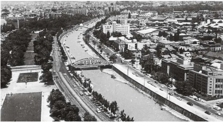 Providencia y el Puente del Arzobispo sobre el Mapocho, 1970
