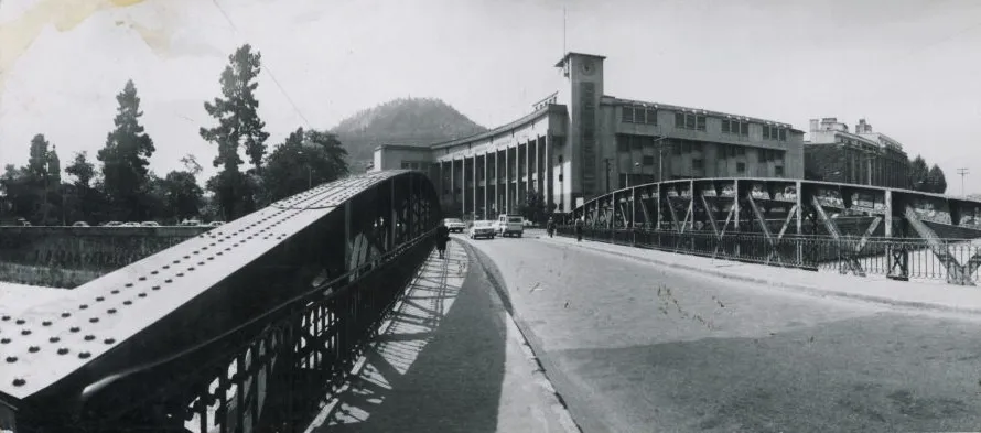 Puente Pio Nono y Facultad de Derecho en 1950