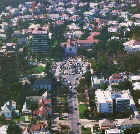 Iglesia Nuestra Señora de los Ángeles de Las Condes en 1985