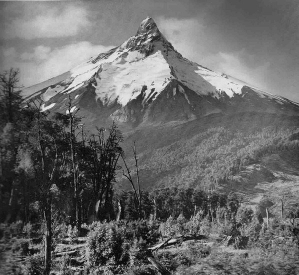 Volcan Puntiagudo en 1950