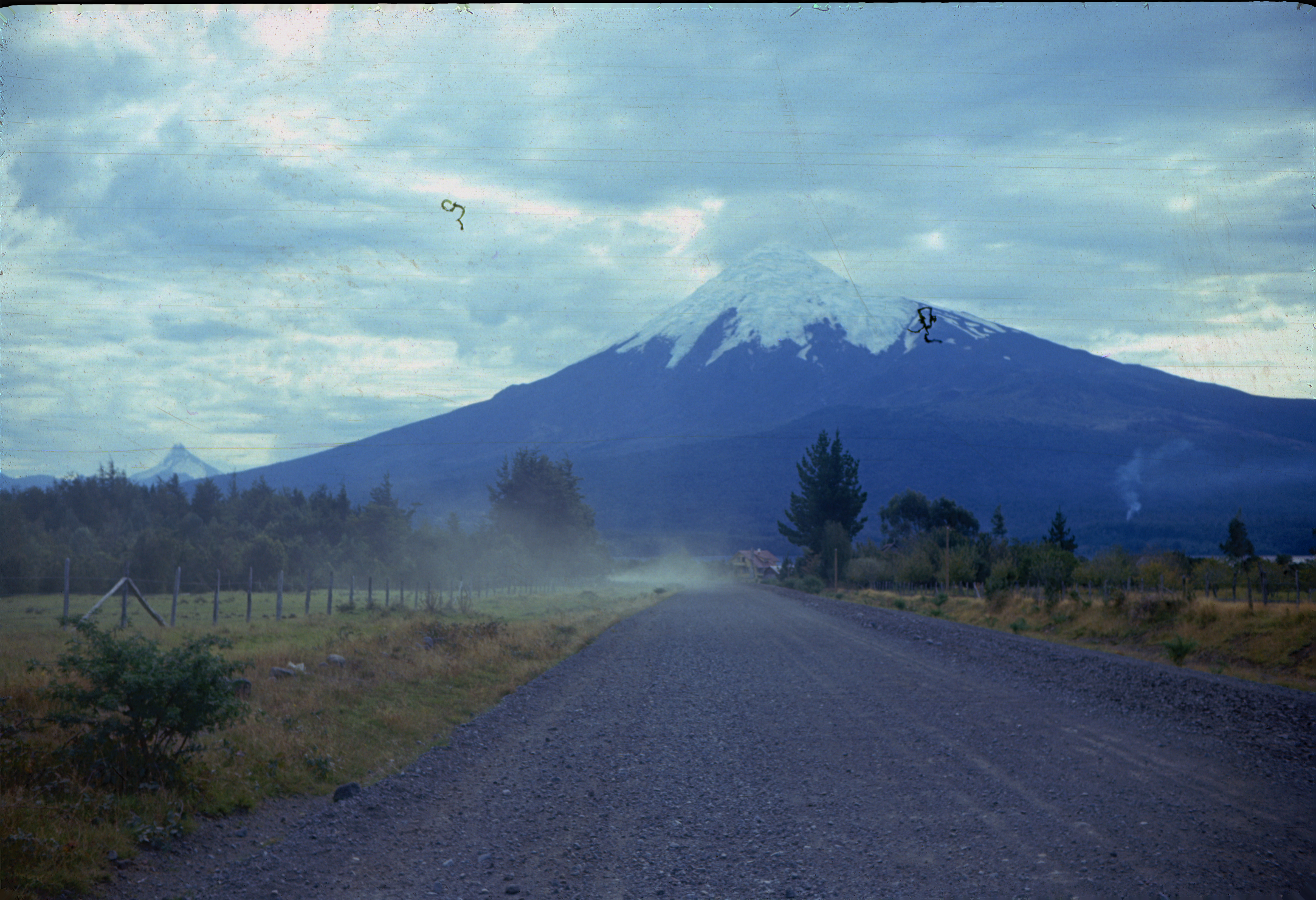 Volcán Osorno y Volcán Puntiagudo en 1966