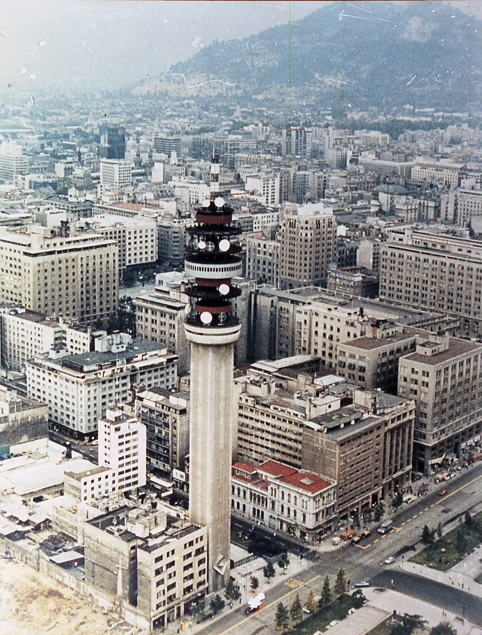 Vista aérea de la Torre Entel en 1992