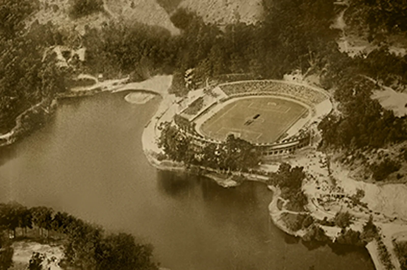 Estadio y Laguna Sausalito en los años 40s