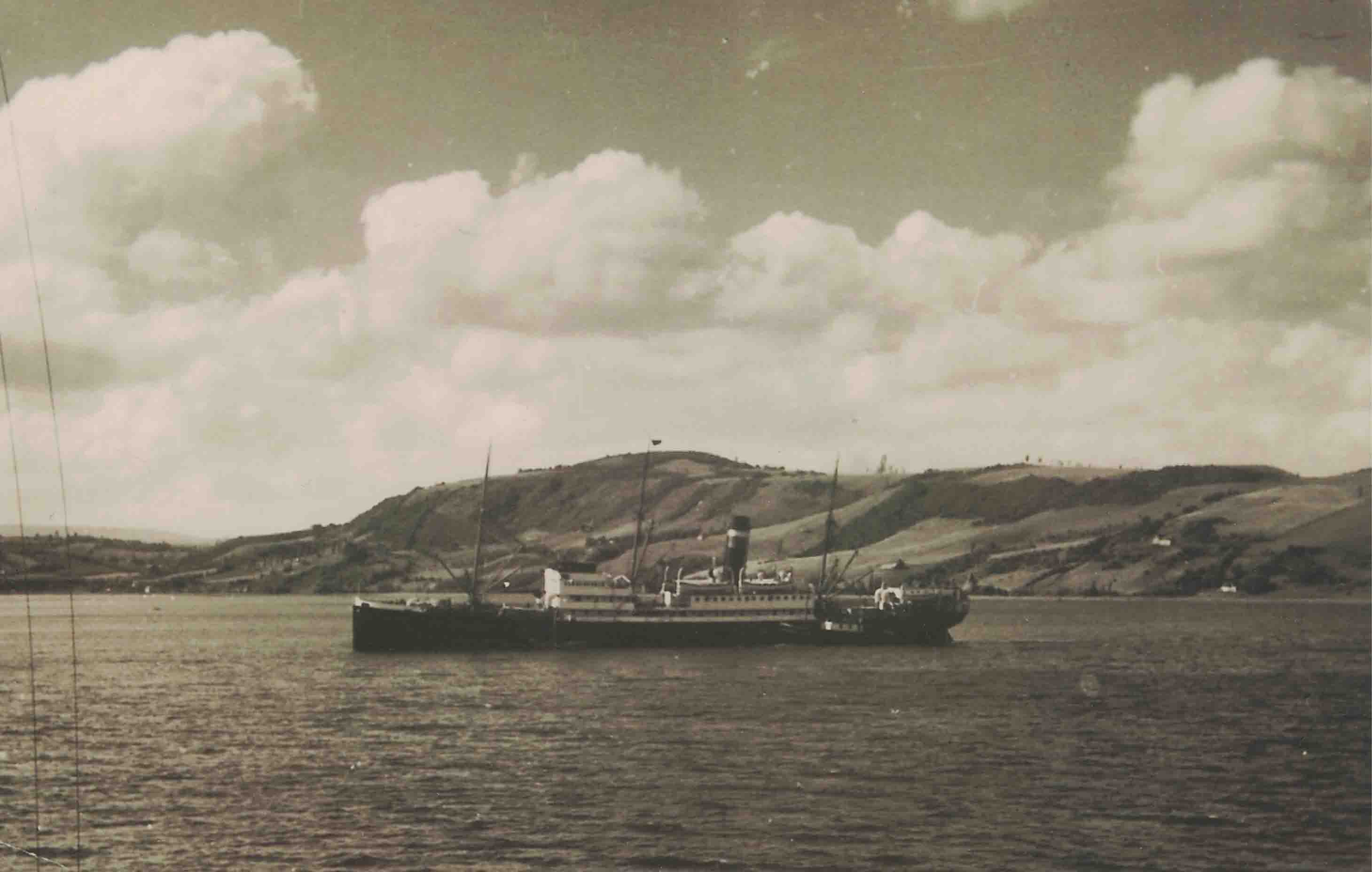 Barco en algún lugar de la PAtagonia en 1940