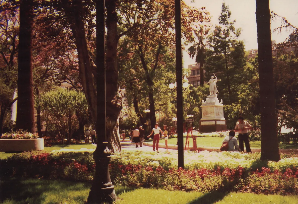 Plaza de Armas de Santiago en 1981