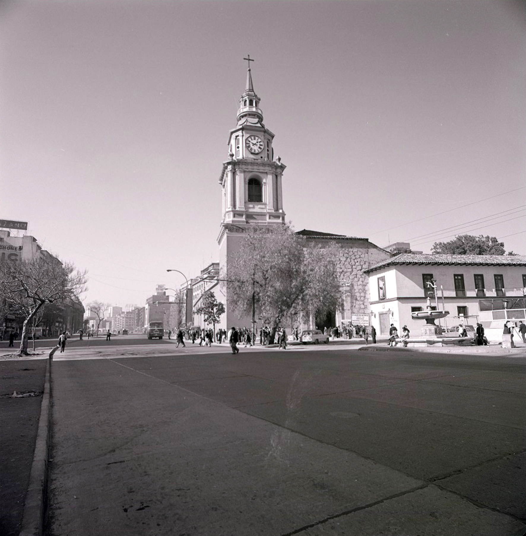 Alameda e Iglesia San Francisco en 1977