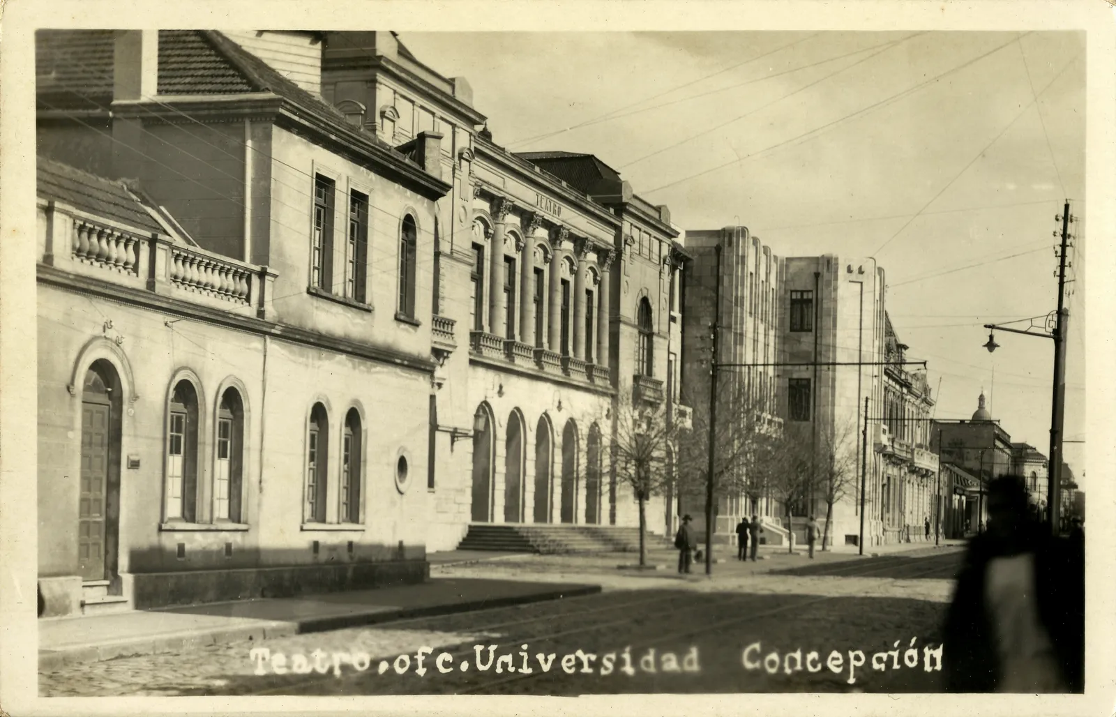 Teatro Concepción y oficinas de la Universidad de Concepción en 1935