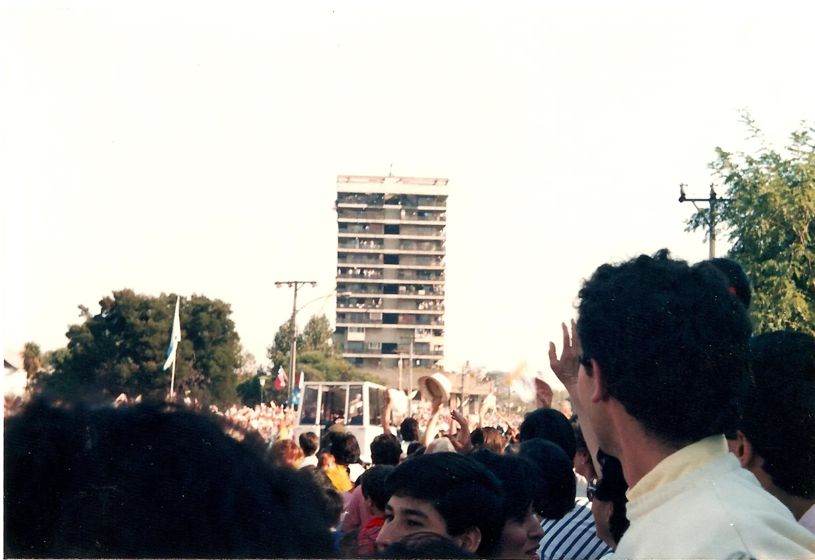 Juan Pablo II en Papa Movil, 1987