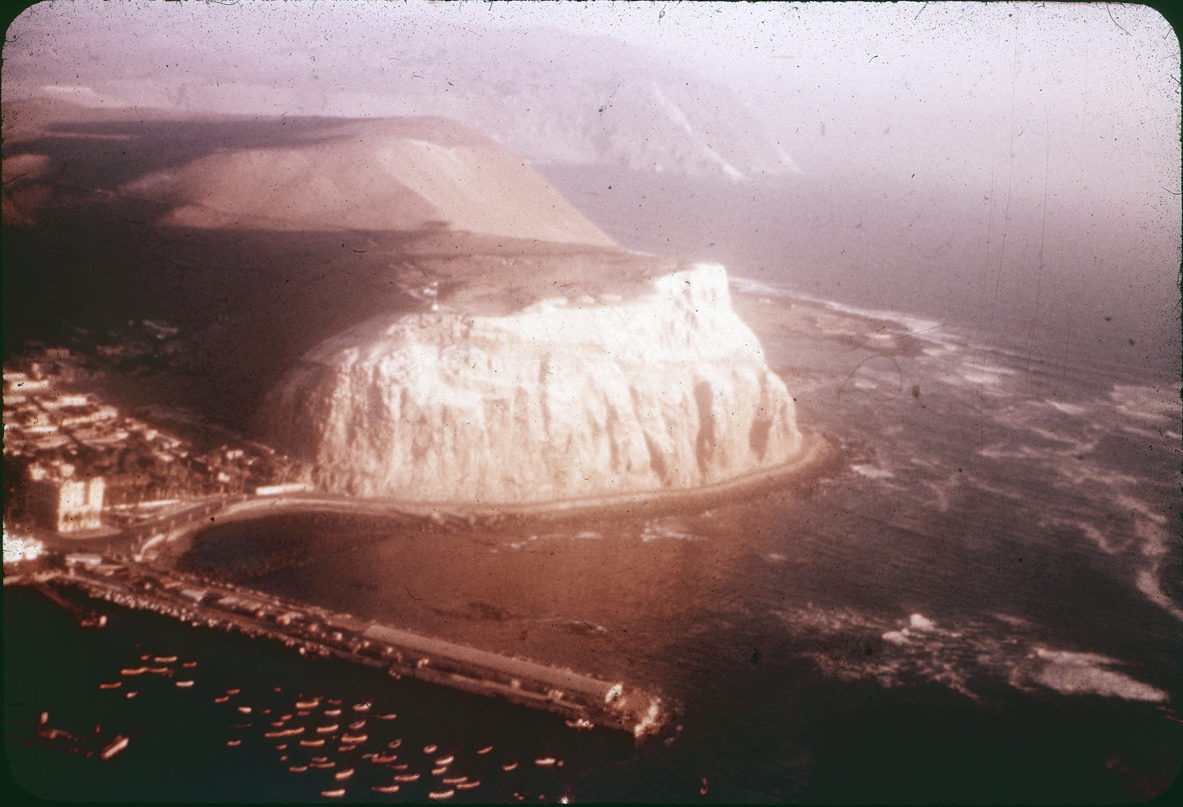Vista aérea del Morro de Arica, década de los ‘60.