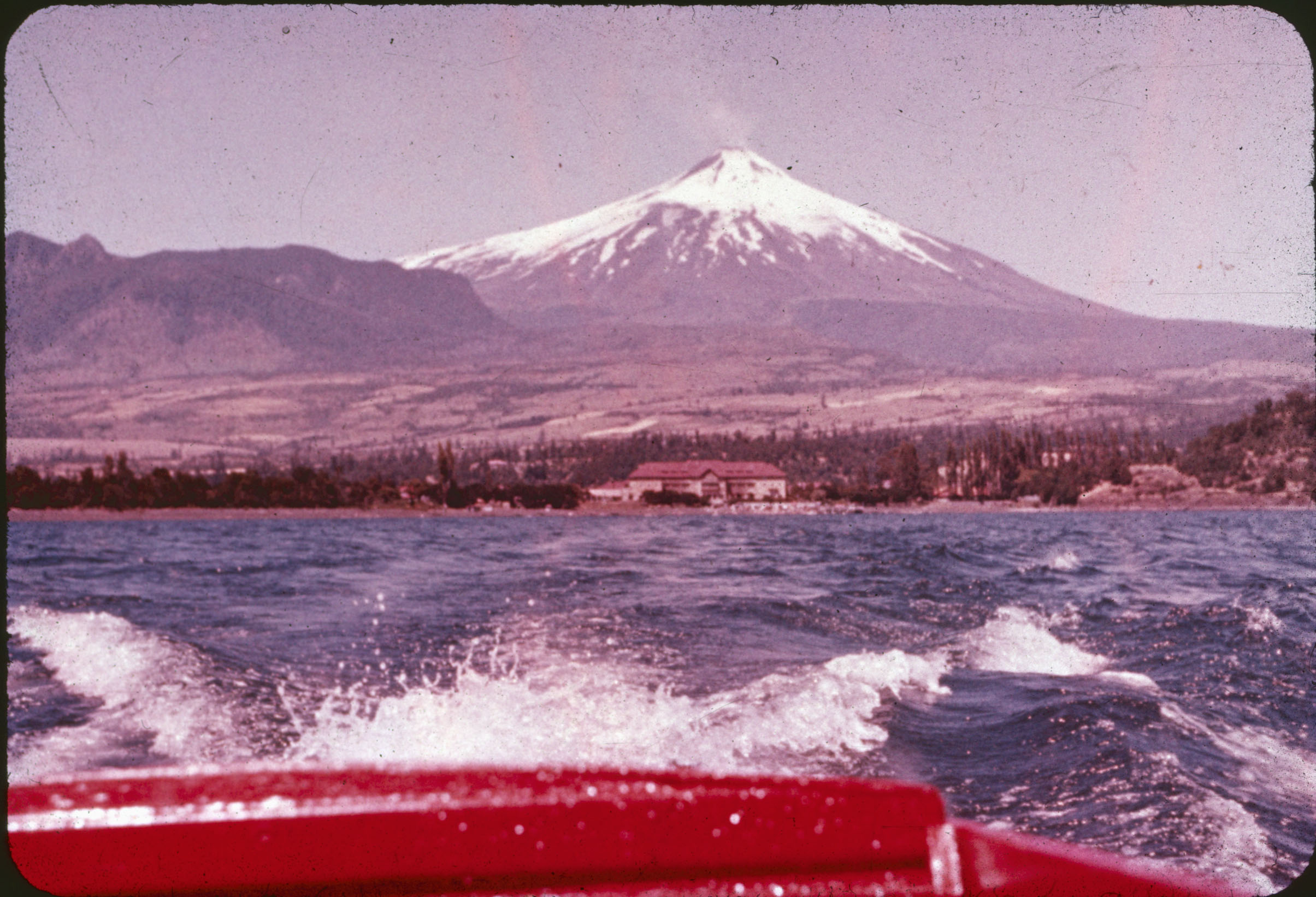 Volcán Villarica desde el Lago Villarica