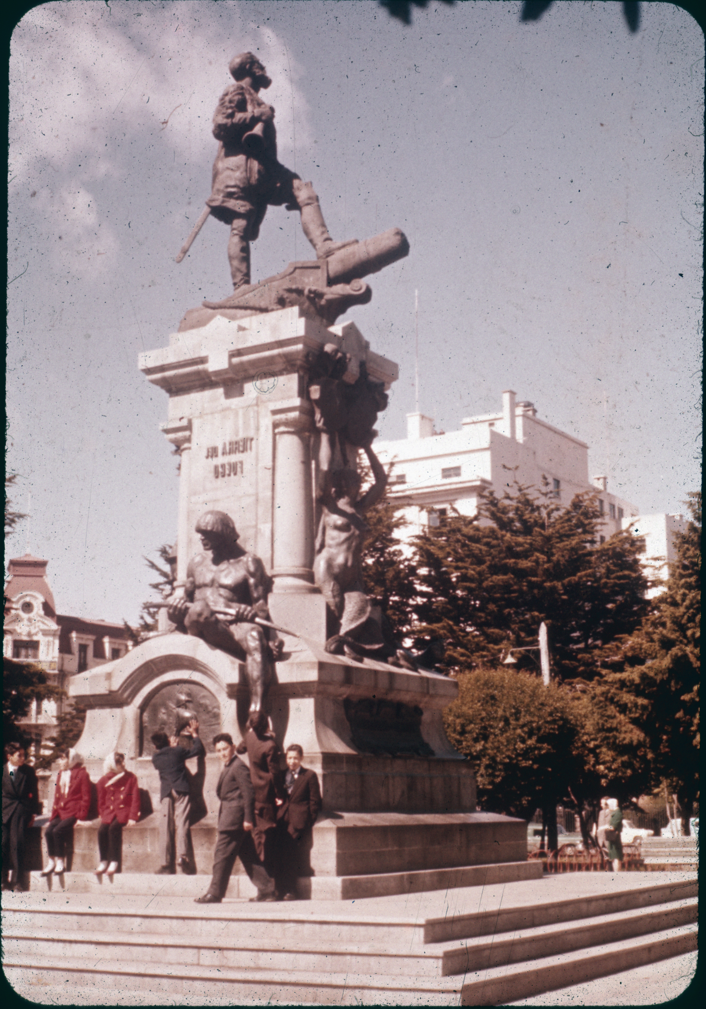 Monumento a Magallanes, Plaza Punta Arenas
