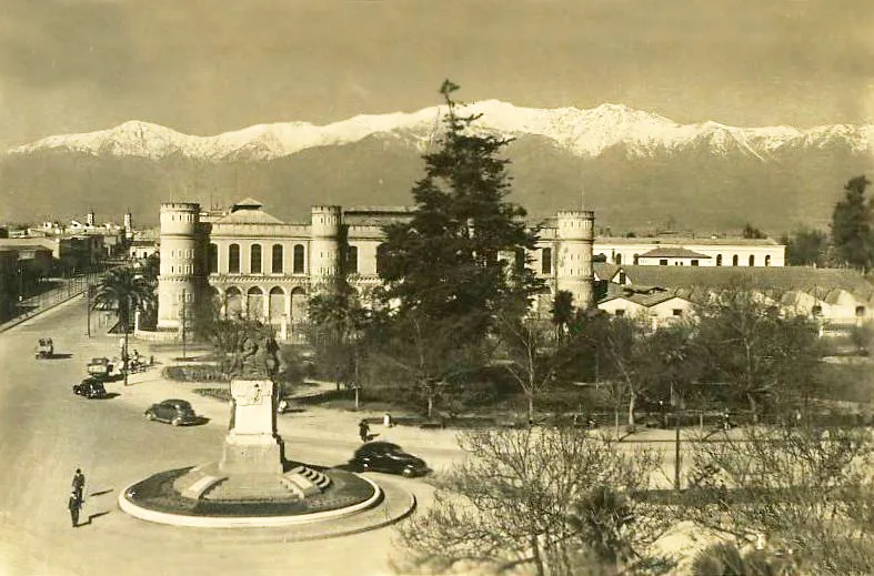 Plaza Ercilla en avenida Blanco Encalada en 1939