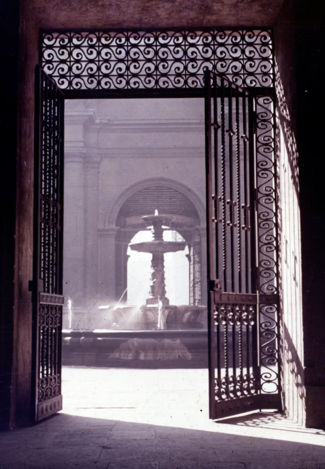 Acceso Palacio de La Moneda en los 60's