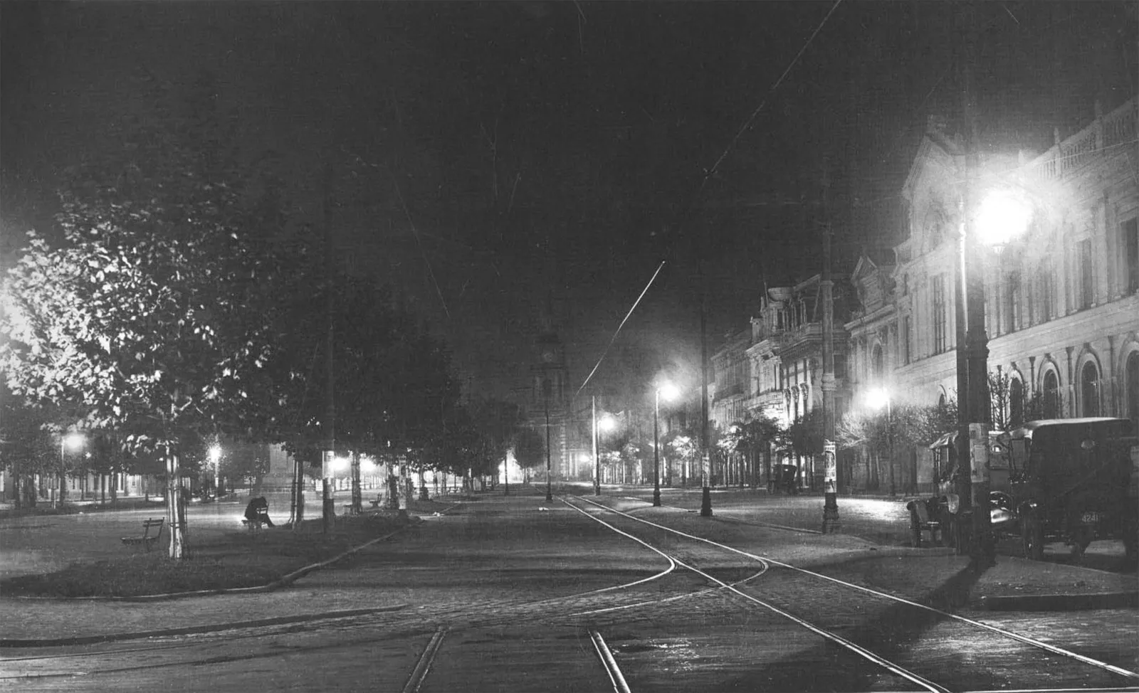 Alameda con San Diego, con luminaria nueva en 1927