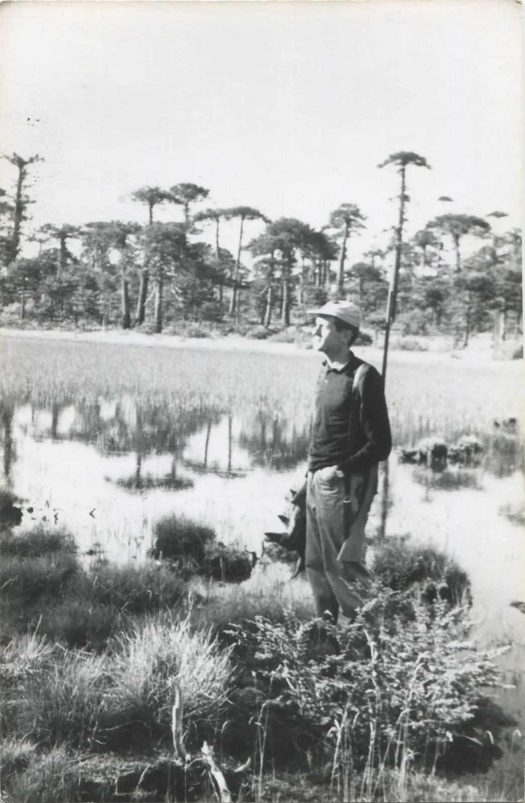 Cazador en Cordillera Nahuelbuta, años 50s