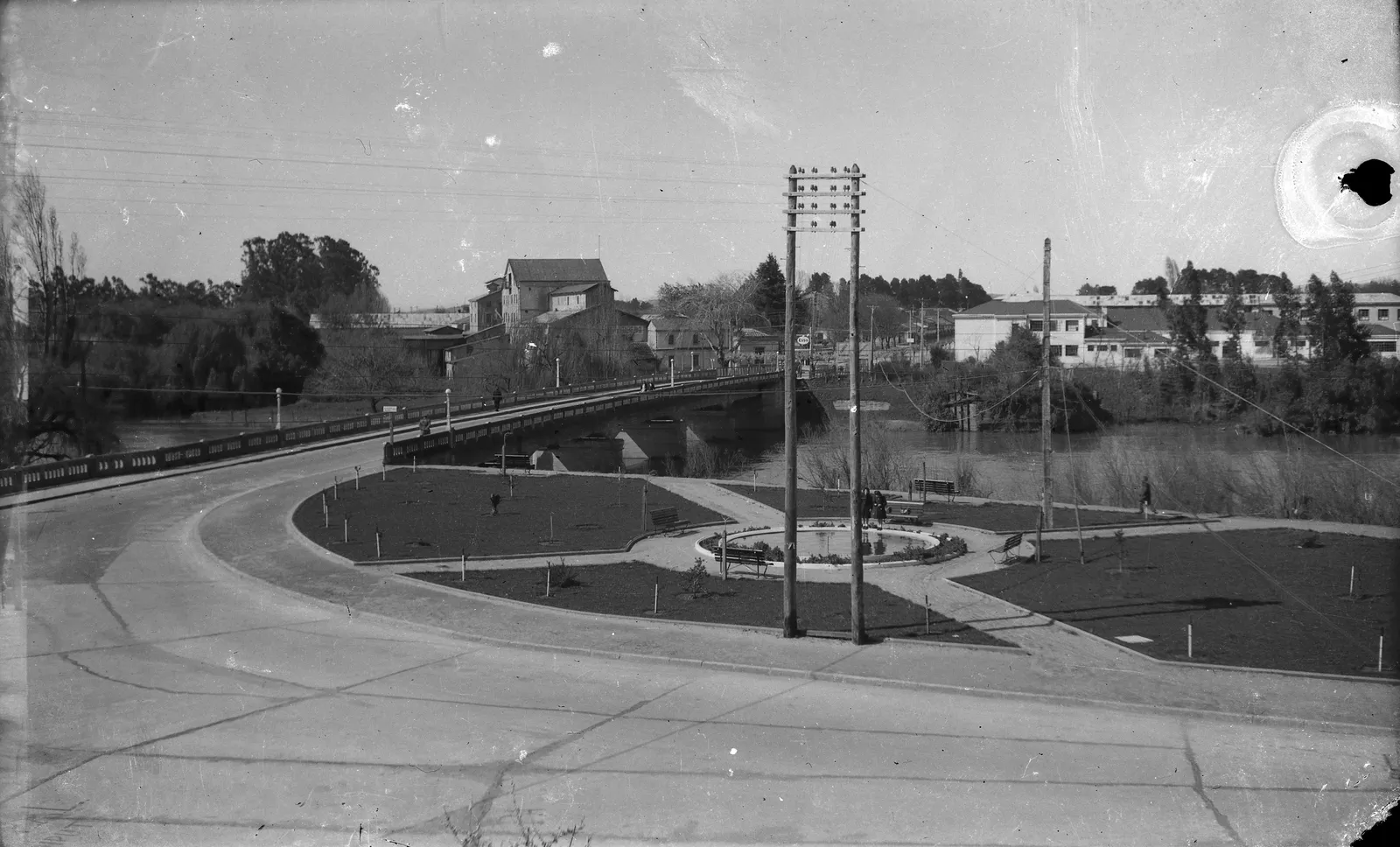 Puente Vergara, Angol años 40s