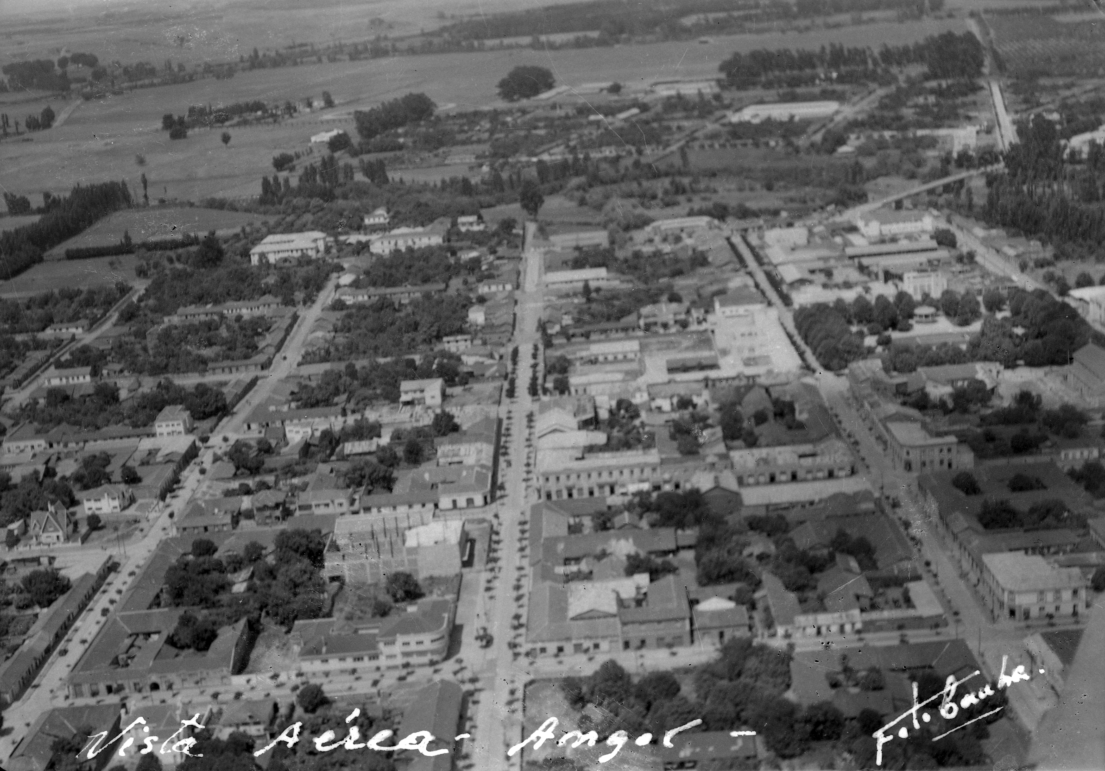Vista aérea de Angol en los 50s