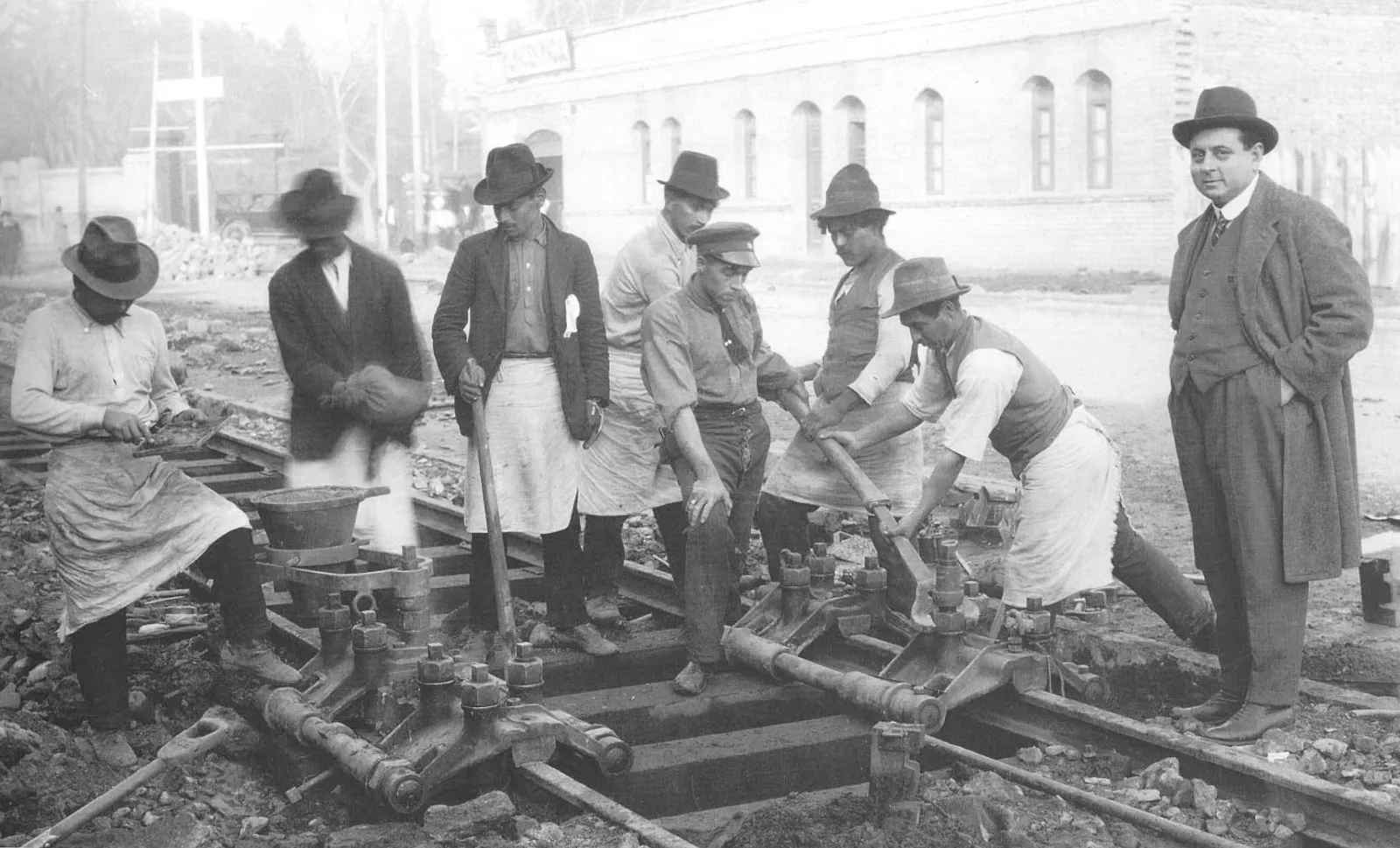Instalación líneas de tranvía año 1922