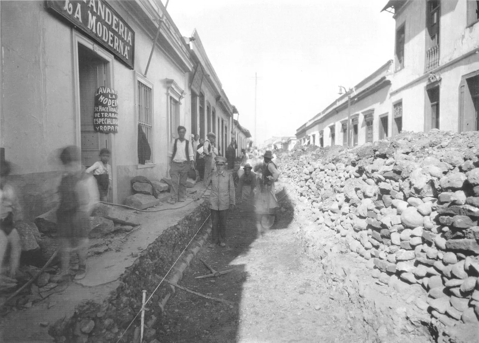 Instalación de las líneas eléctricas año 1929