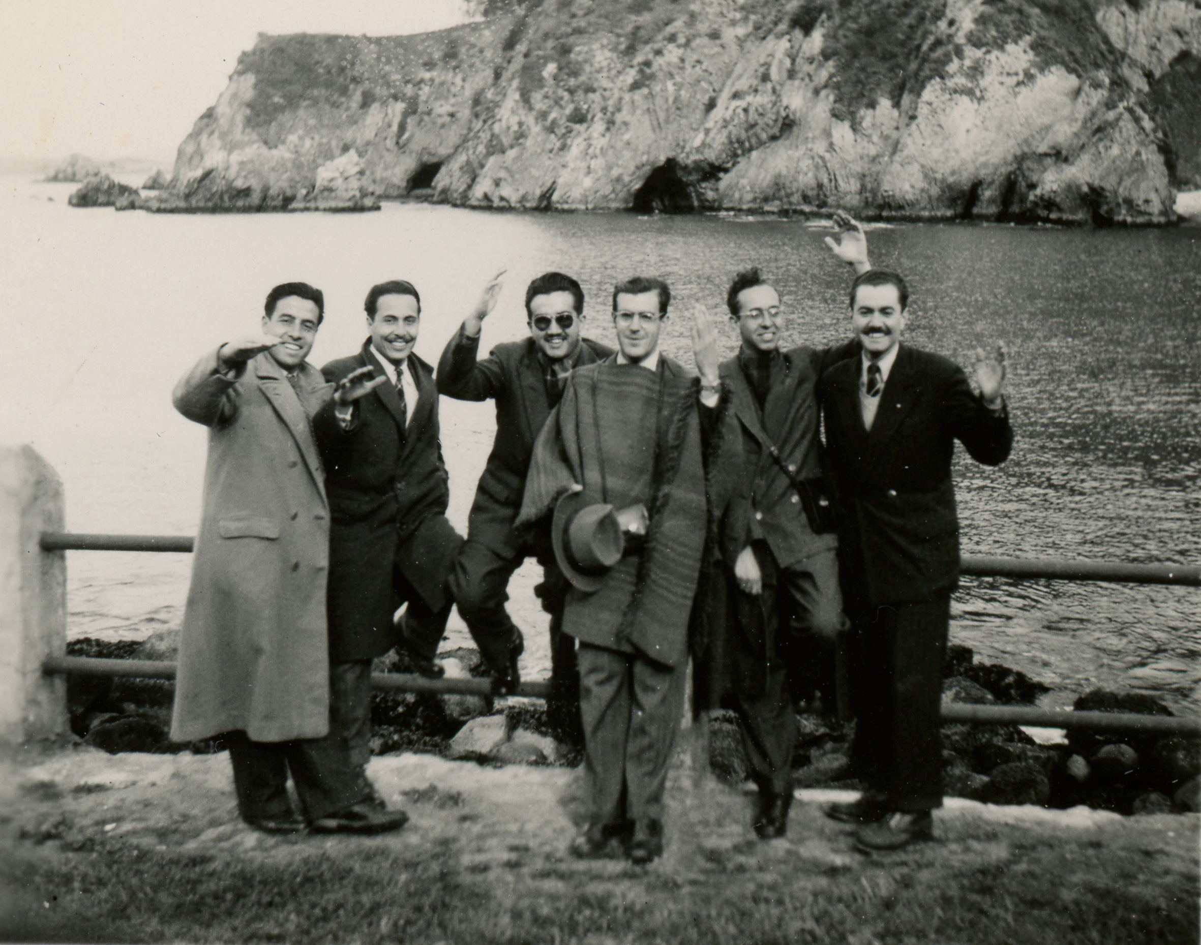 Jóvenes en la Playa Ramuntcho en 1949