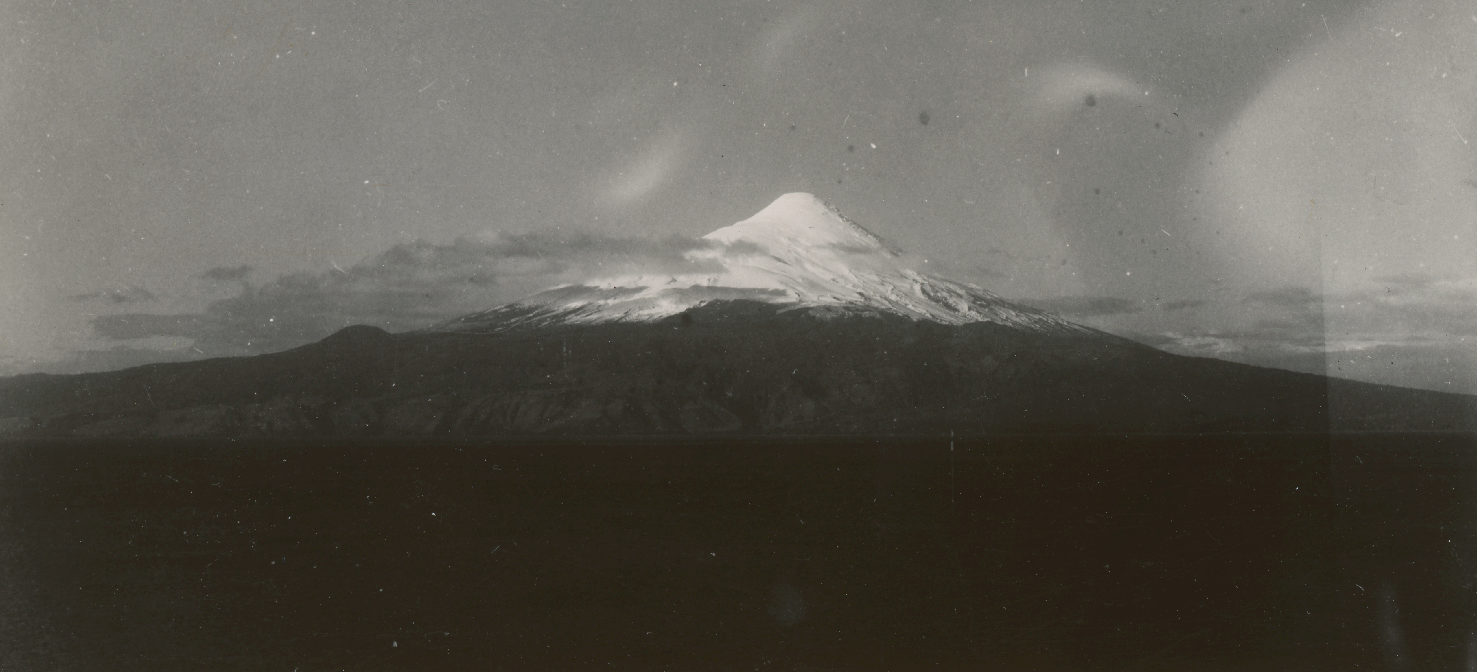 Vista al Volcán Osorno en 1949