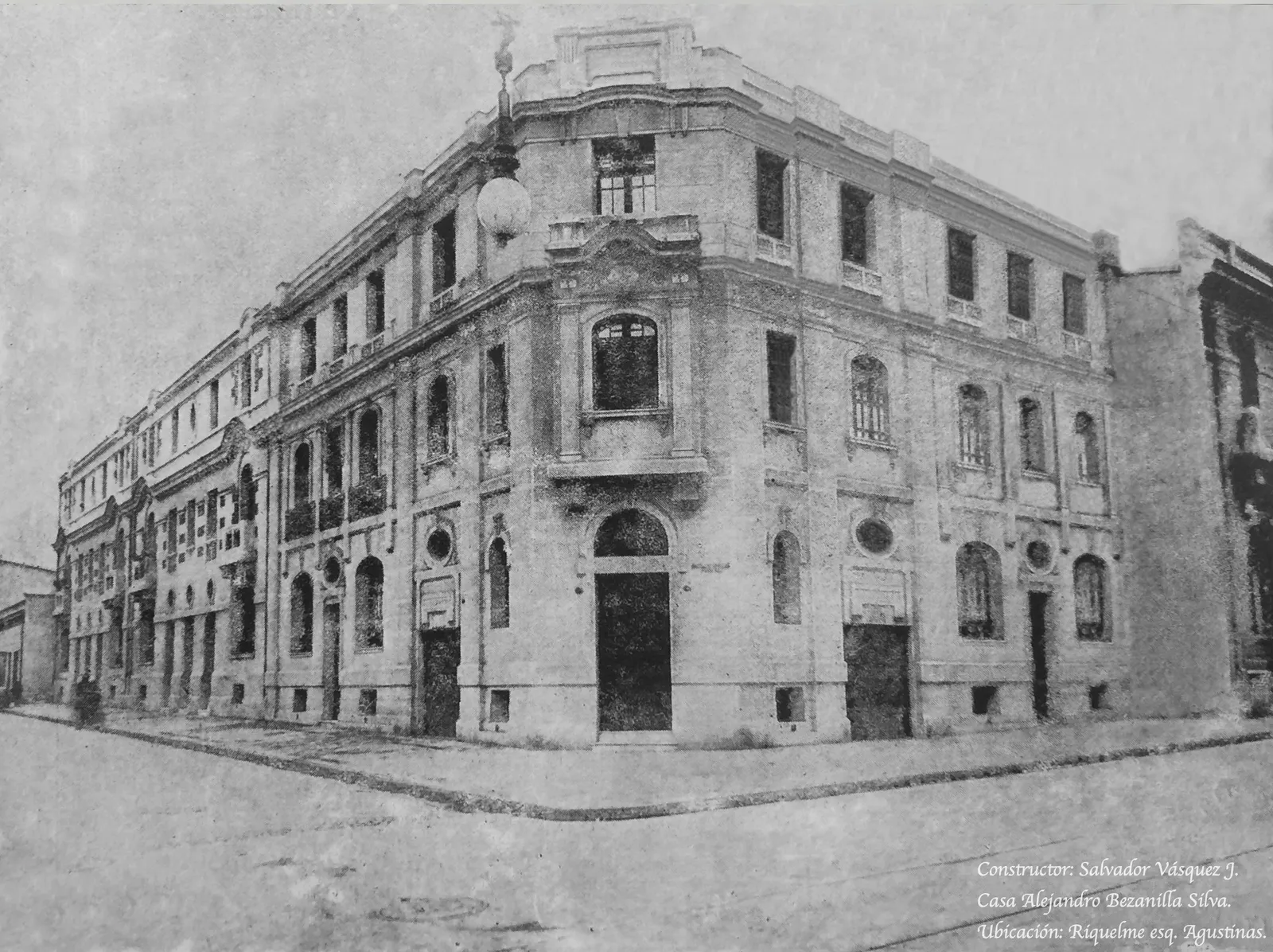 Casa Bezanilla Silva en Santiago en 1923