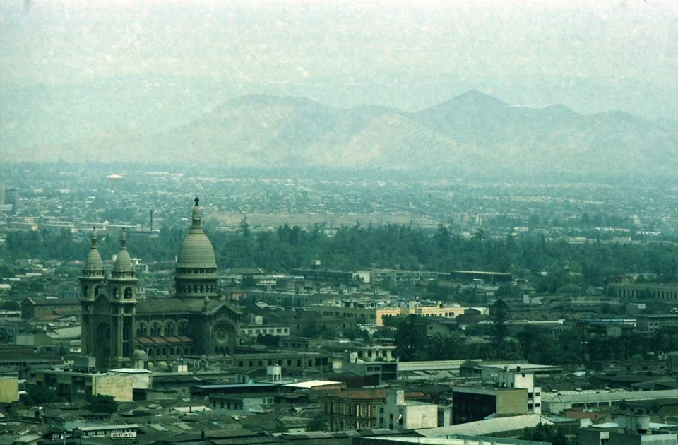 Panorámica al surponiente de Santiago en 1986
