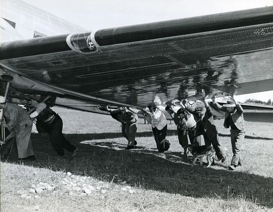 Avión en aeródromo de Chillán, 1944