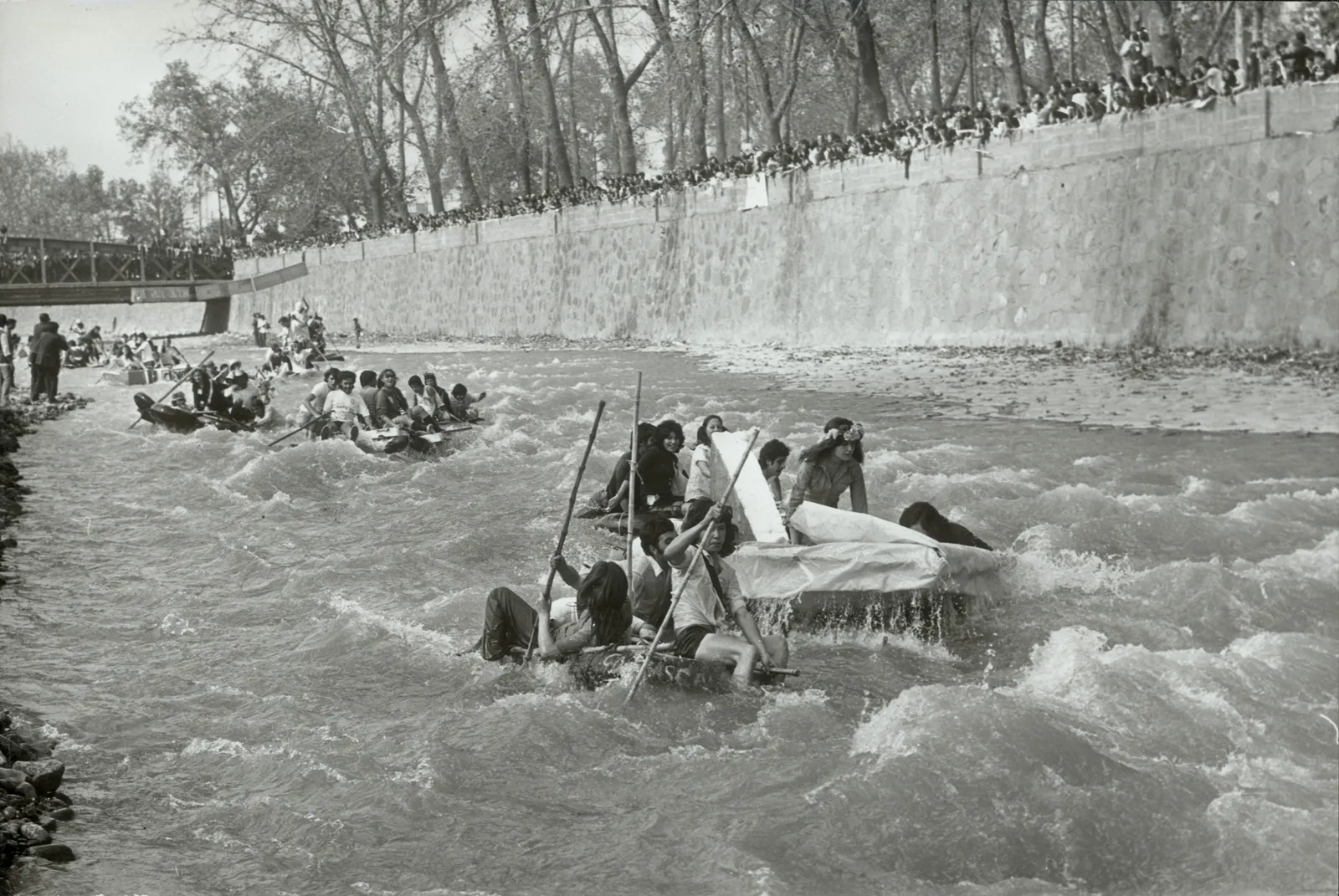 Rafting en el Río Mapocho, 1973
