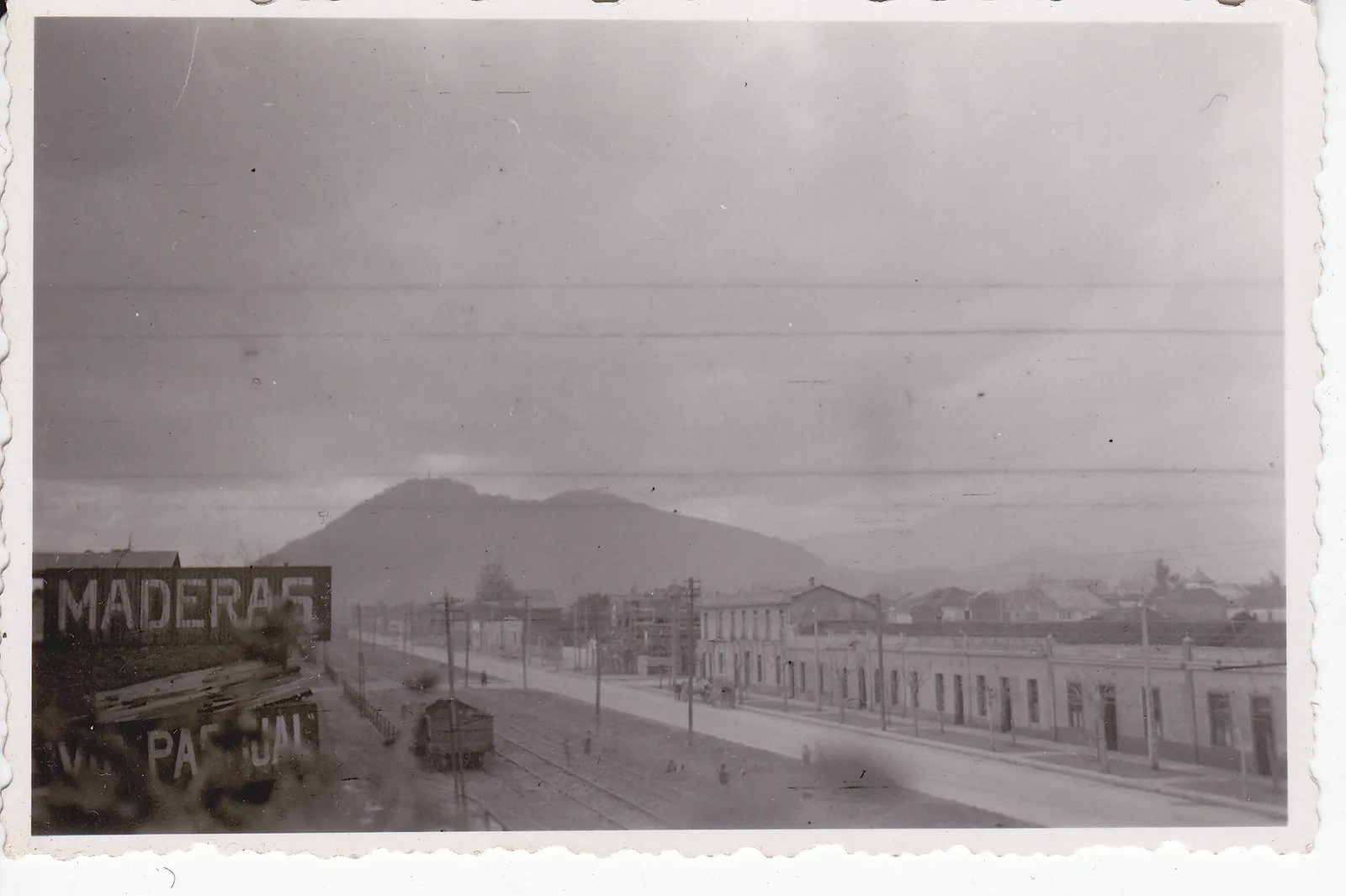 Avenida Bustamante a la altura de Santa Isabel, ca 1940