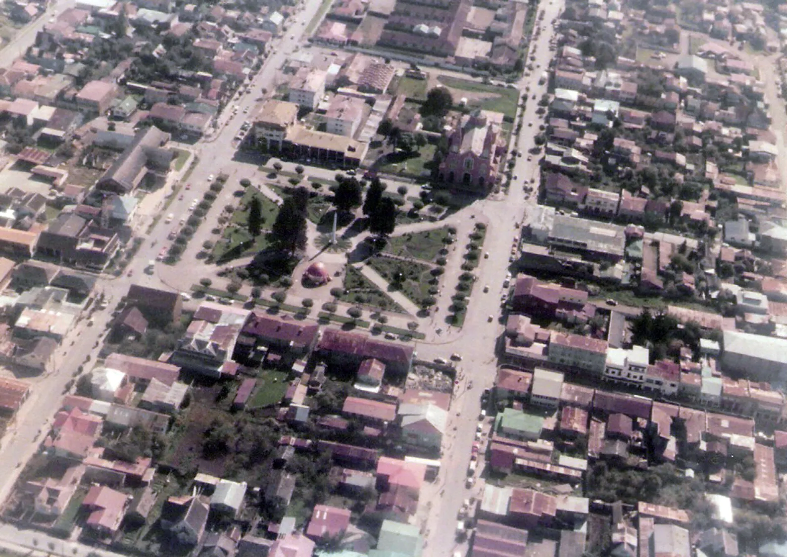 Vista aérea de la plaza de Castro en 1983