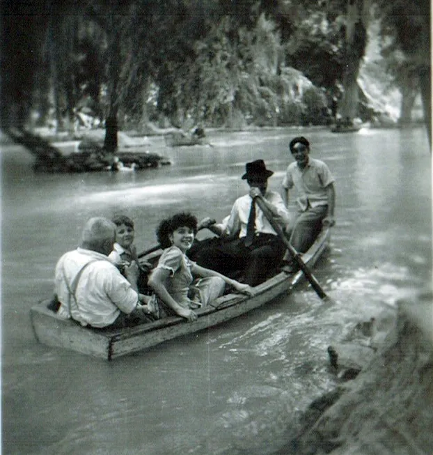 Paseo en Bote en Termas de Cauquenes, 1945