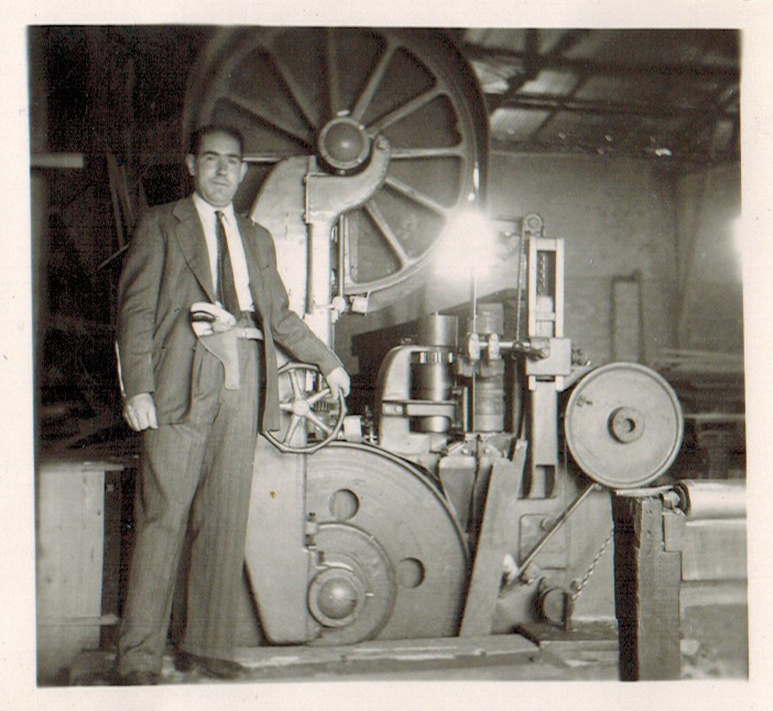 Maquinaria en la Central Hidroeléctrica Sauzal, 1945