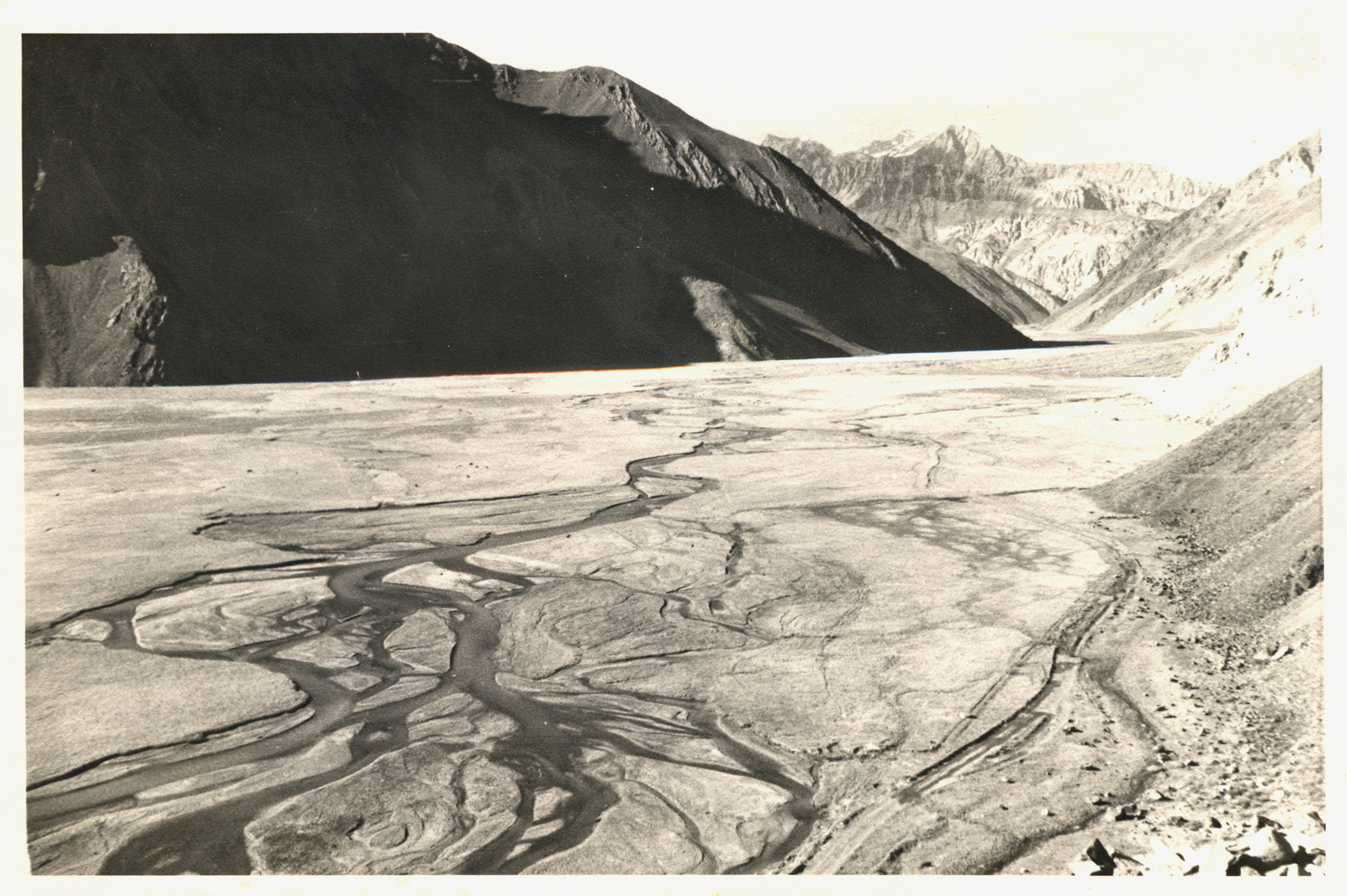 Valle del Yeso con el Río Yeso en 1954