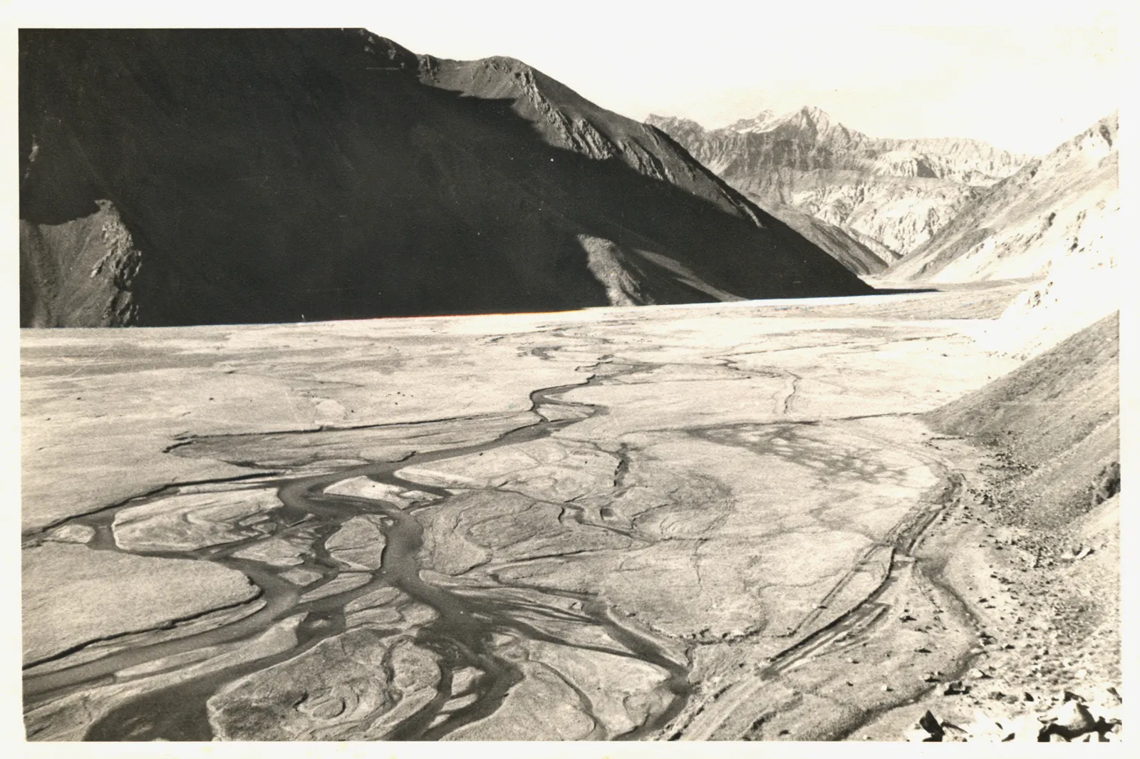 Valle del Yeso con el Río Yeso en 1954