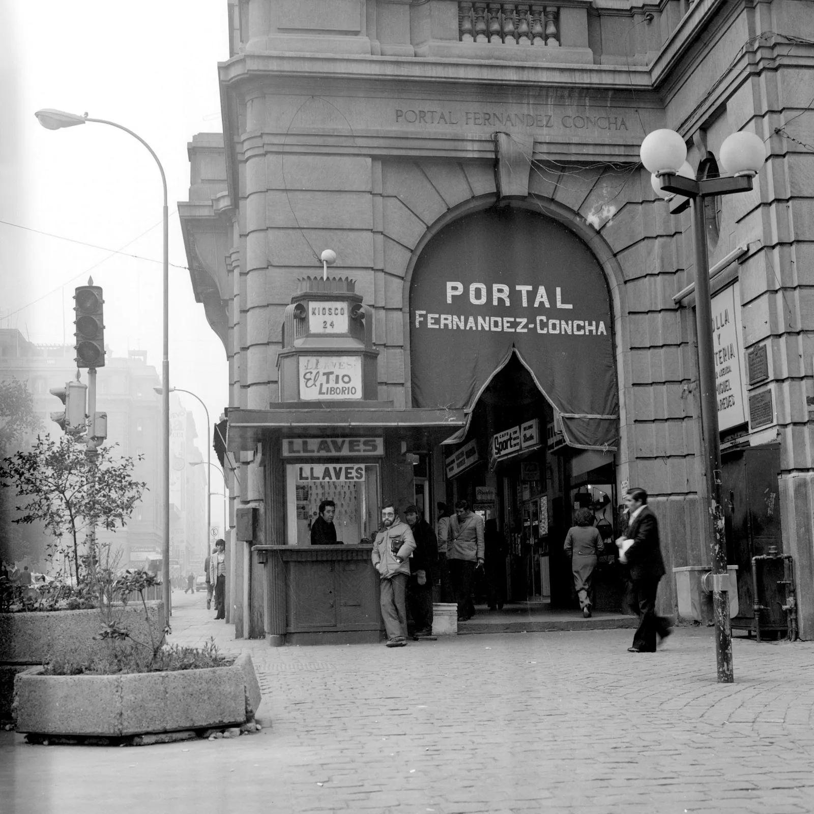 Portal Fernández Concha en 1978