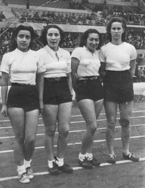 Posta 4x100 en el Estadio Nacional en 1938